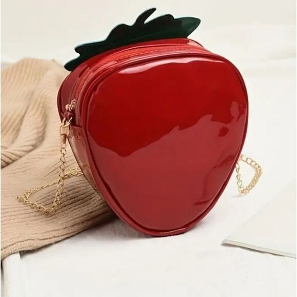 <<3/$30>> Strawberry Shaped Red Crossbody Bag - Picture 9 of 12